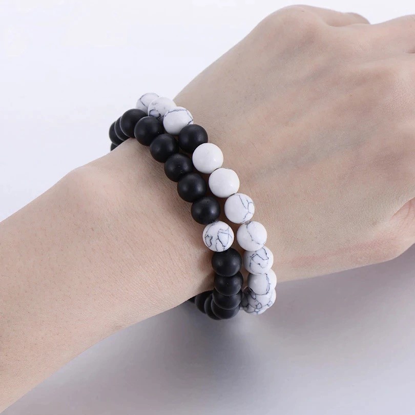 Bracelet en perles black and white